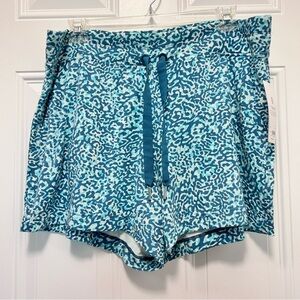 Athleta Teal and White Balance 4” Patterned Drawstring Shortie SZ 2X